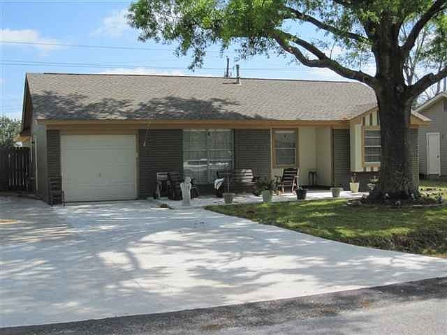 1st image of 207 S 1st St