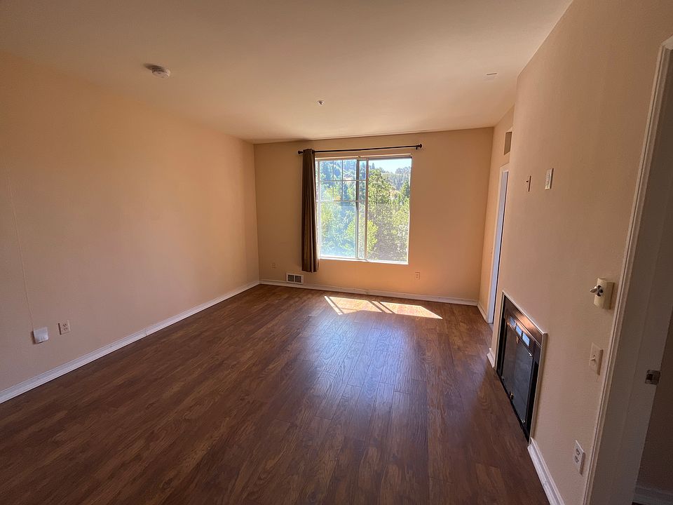 1st image of 280 Caldecott Ln Unit 208