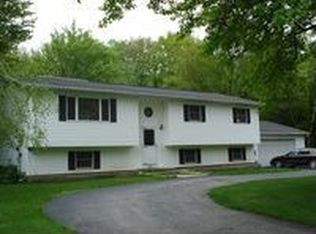24 Glacier Ridge Rd, East Stroudsburg, PA 18302
