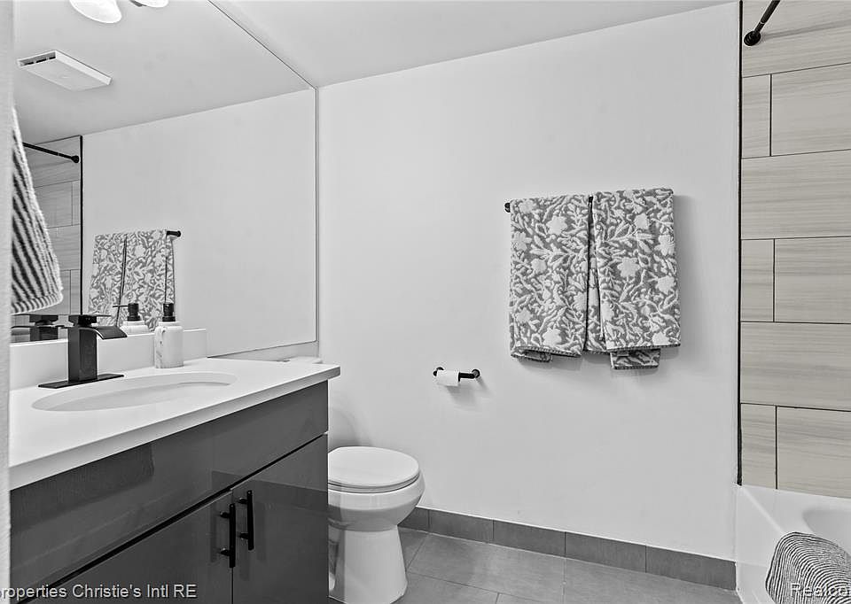 3320 Spinnaker Ln Apt 17e, photo 9