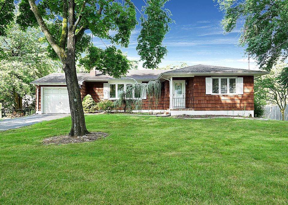 1st image of 710 Brookside Dr