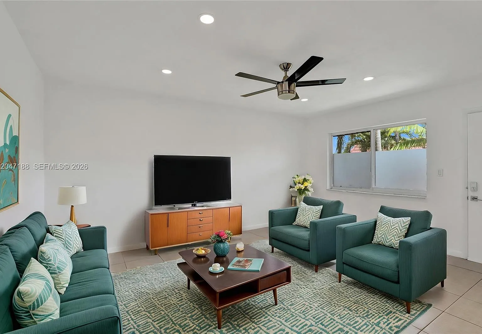Windsor Court Condominium — Photo 2