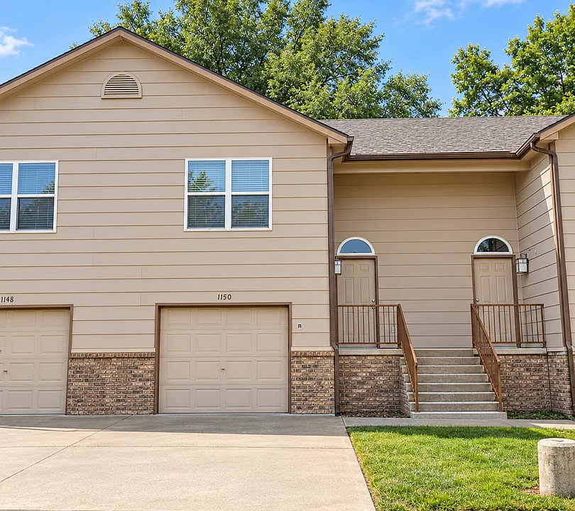 1150 Country Club Ln