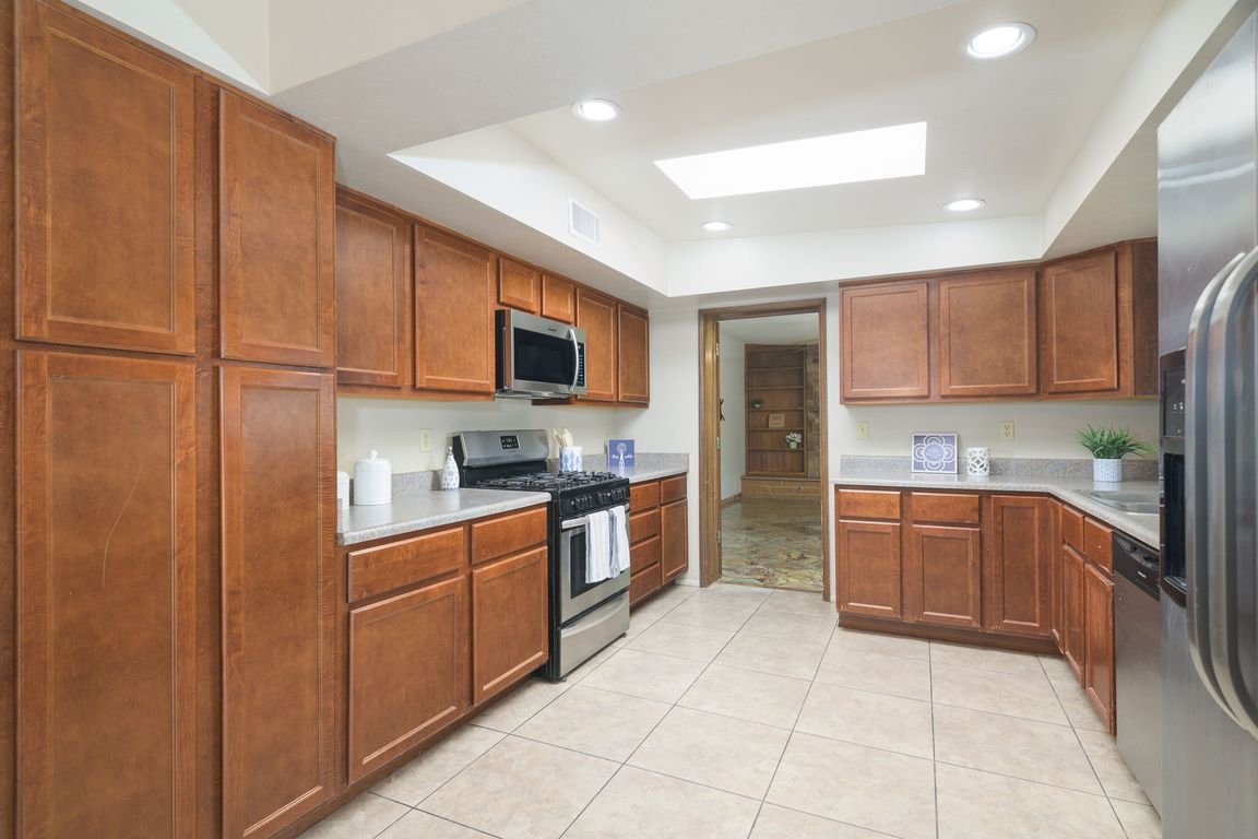 next background image