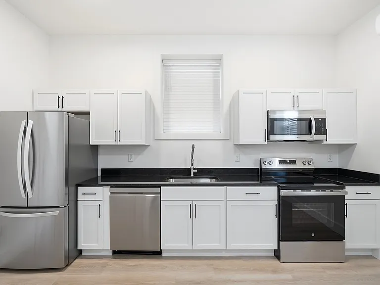 1237 Manss Ave #C — Photo 4