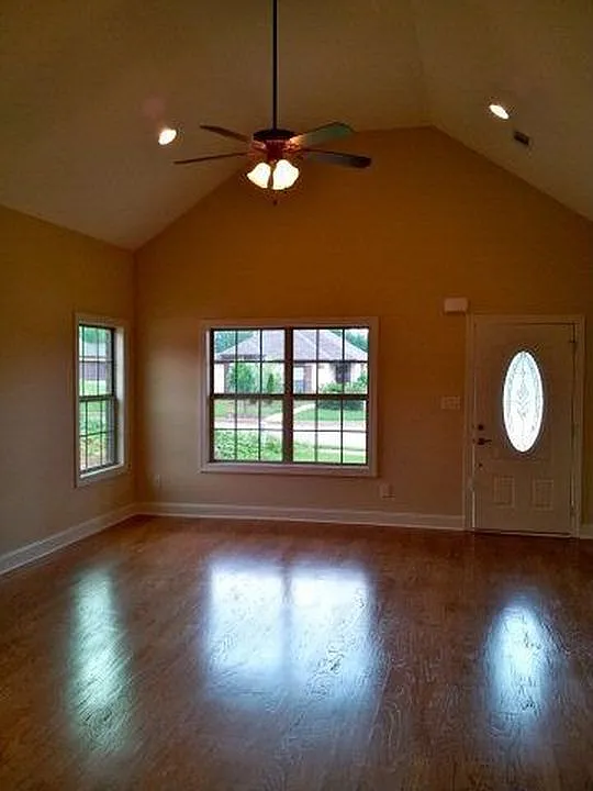 Building Photo - 2679 Canal Ct