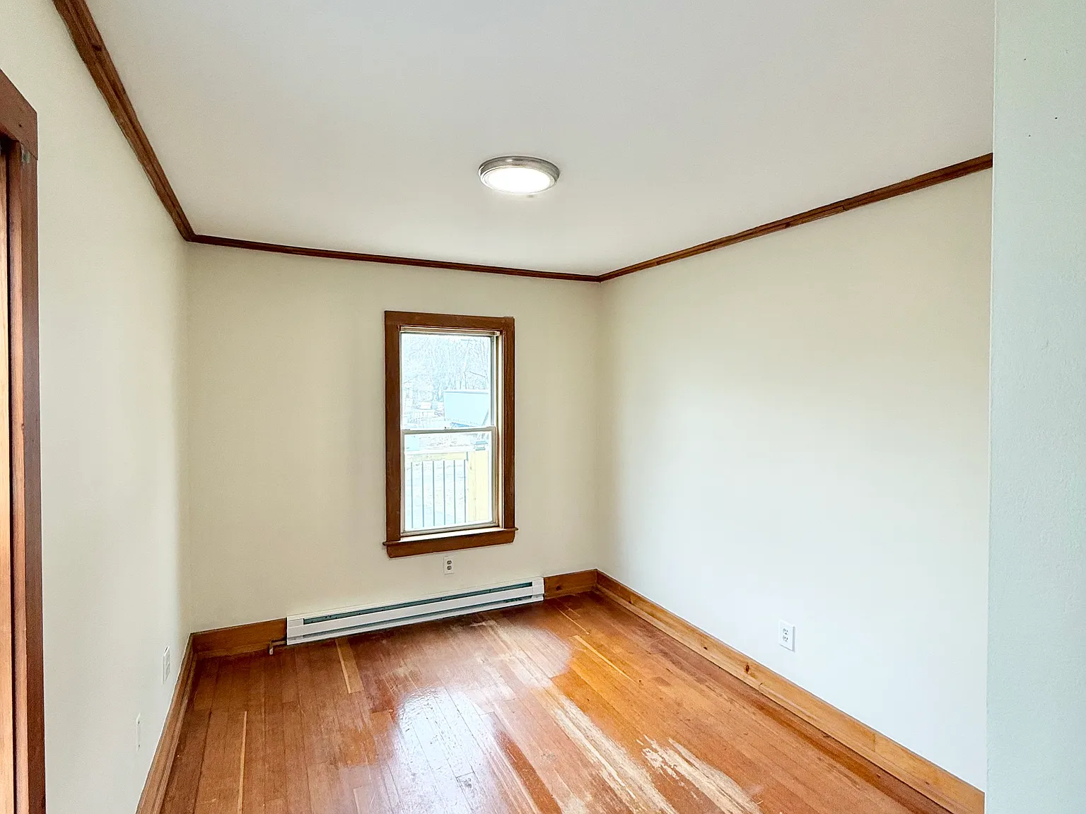 21 Cottage St — Photo 4