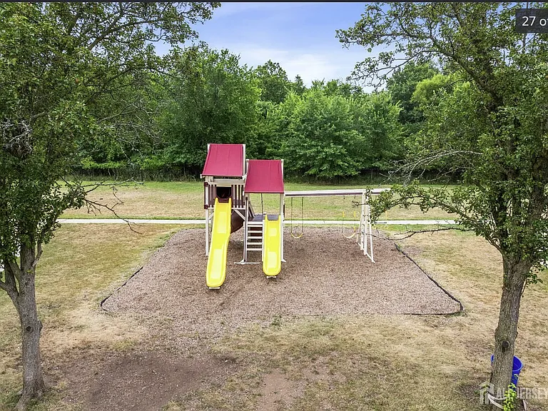 1602 Raspberry Ct — Photo 27