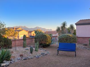 56 N Cape Royal Dr, Green Valley, AZ 85614