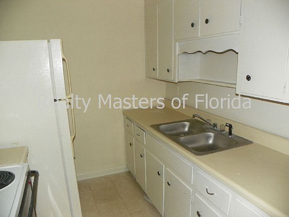 kitchen with appliances