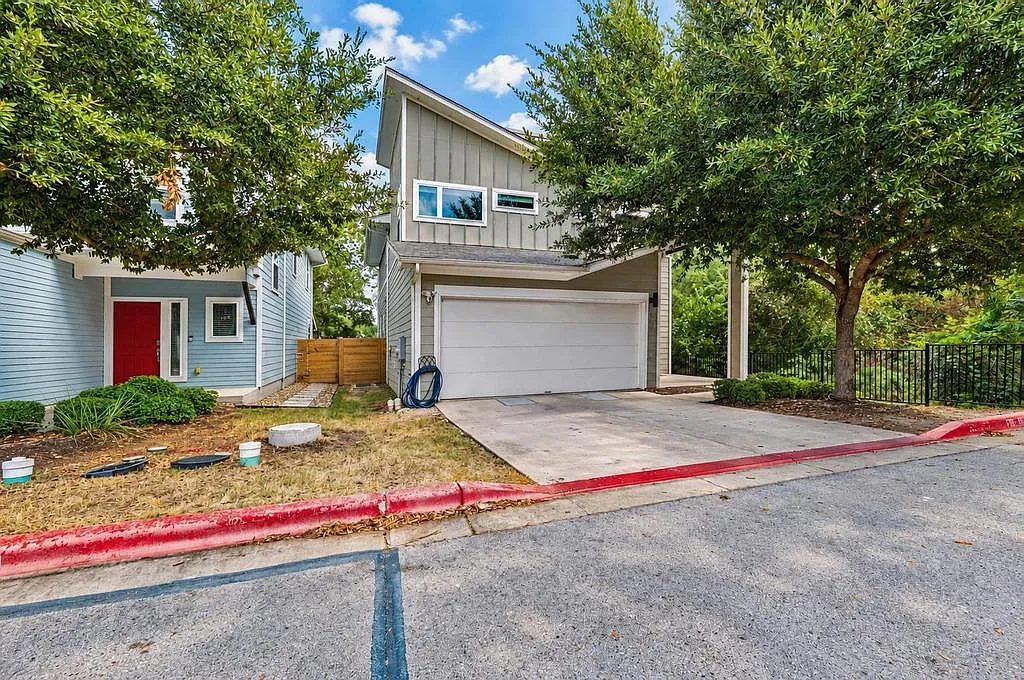 3 bed, 2.5 bath, 1736 sqft, $3,000 — Photo 1