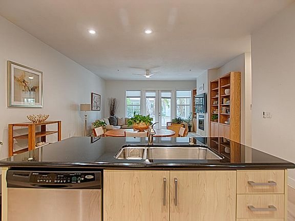 5th image of 2030 N Pacific Ave Unit 115