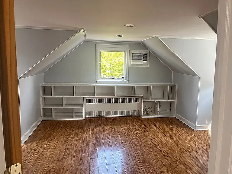 195 N Wisconsin Ave — Photo 5