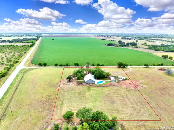 140 COUNTY ROAD 343, Hondo, TX 78861