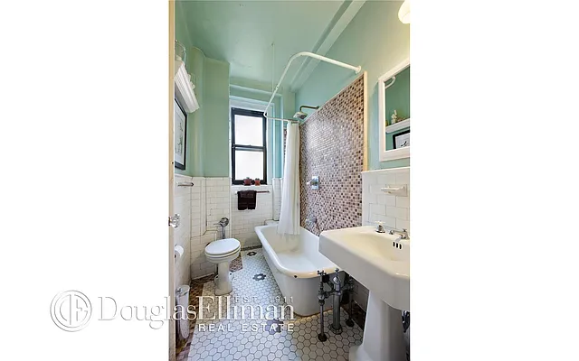 Sold by Douglas Elliman | media 16