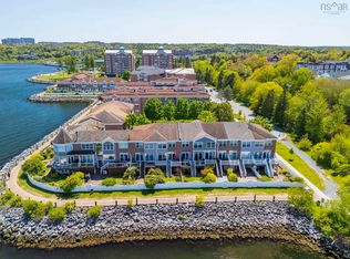 5 Arthur Lismer Ct, Halifax, NS B4A 4B4