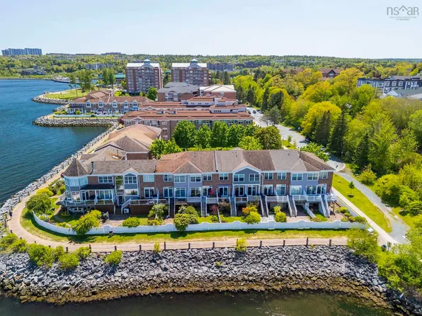 5 Arthur Lismer Ct, Halifax, NS B4A 4B4