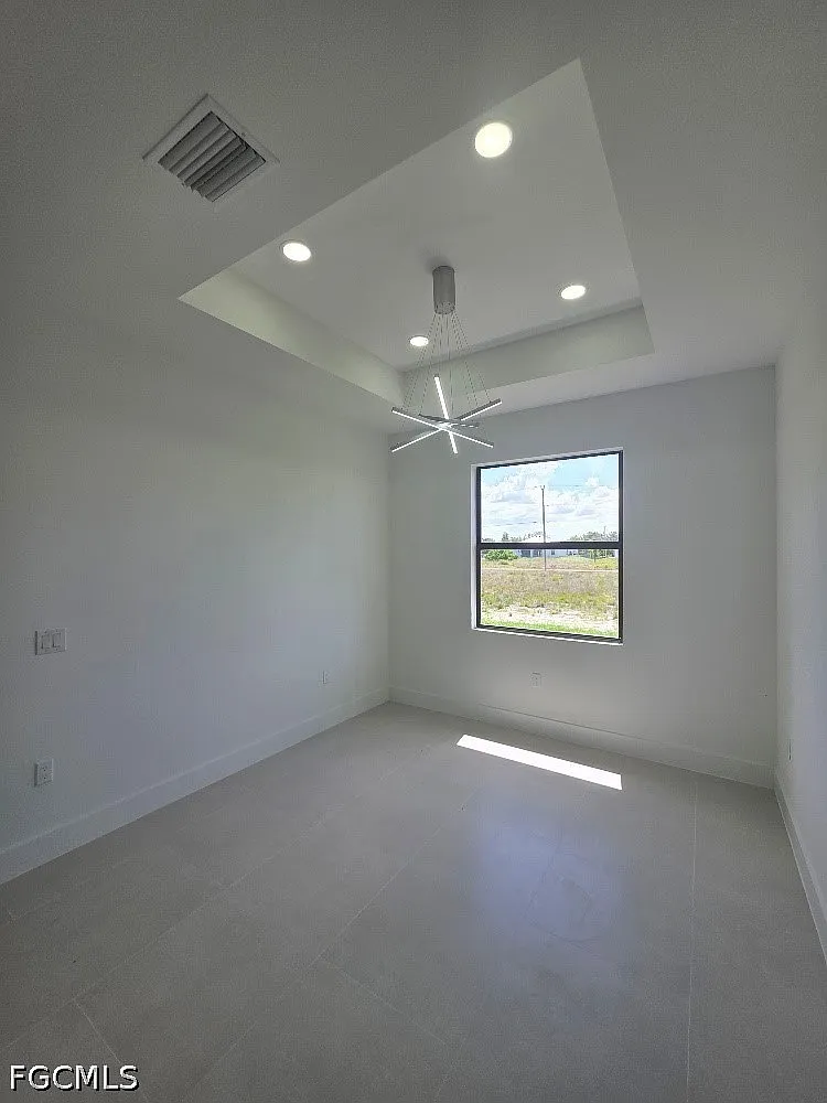 3 bed, 2.0 bath, 1758 sqft, $2,099 — Photo 4