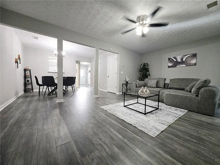 2430 Piering Dr — Photo 32