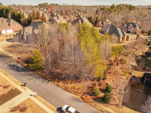 359 Kennesaw Ct, Spartanburg, SC 29301