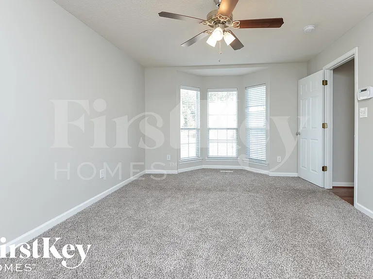 1755 Annendale Dr — Photo 7