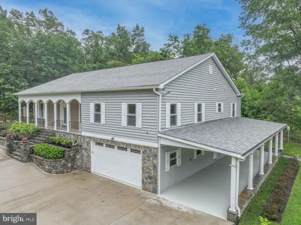 7330 Carver Rd, Gainesville, VA 20155