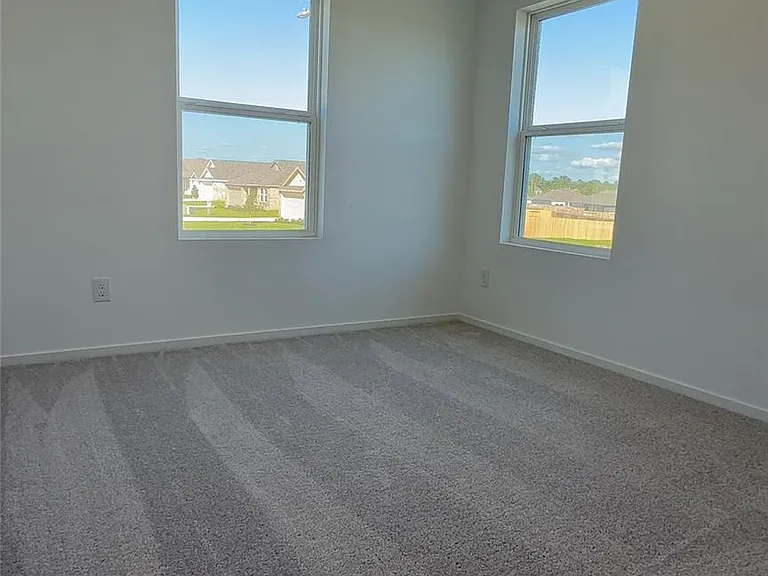 331 Parkin Ct — Photo 31