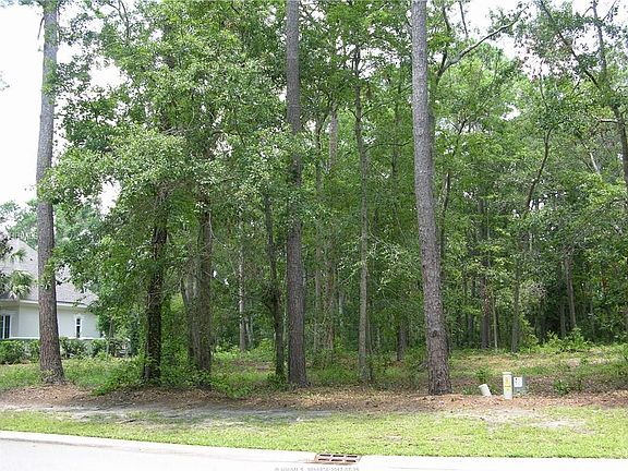3rd image of 590 Colonial Dr