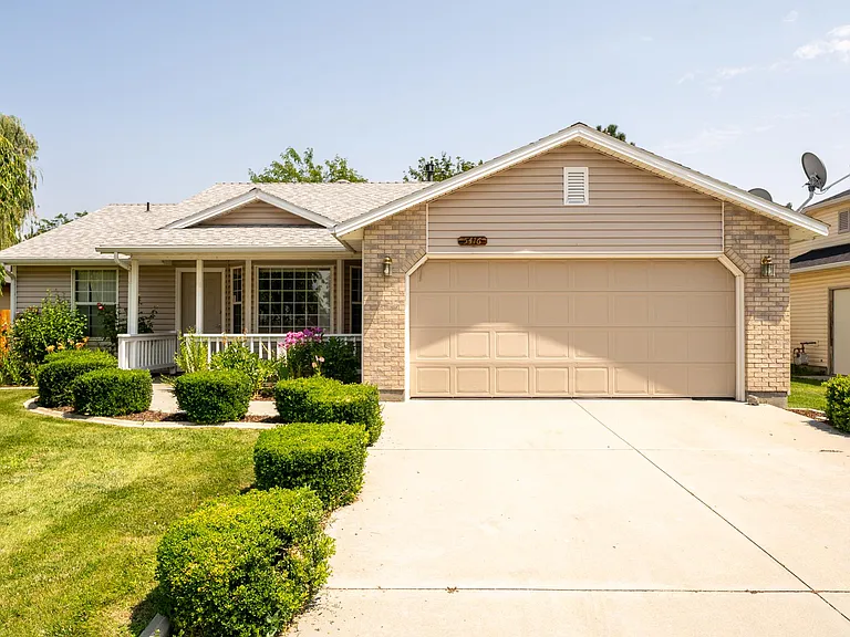5416 S Onaga Pl — Photo 1