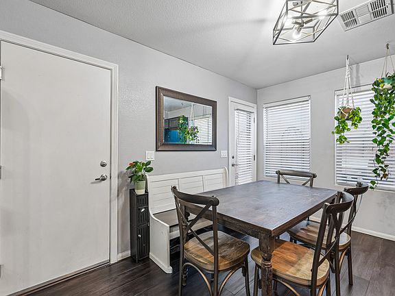 5th image of 261 Melody Vista Ln