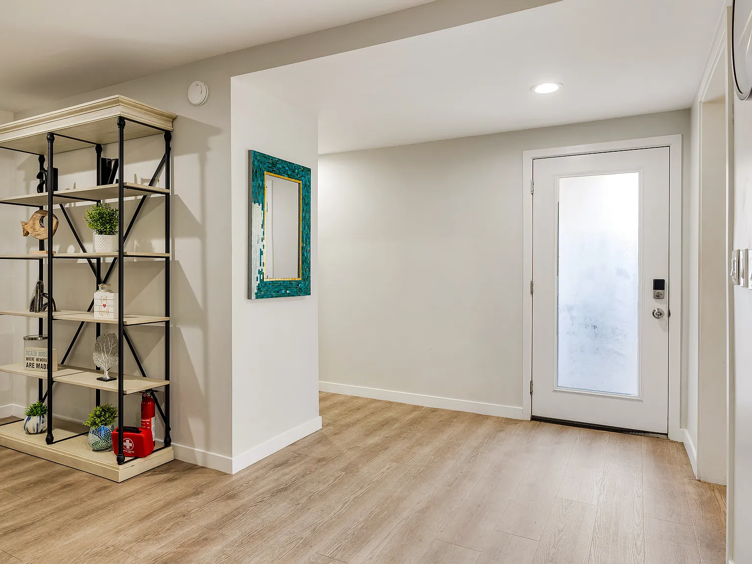 4 bed, 1850 sqft, $7,500 — Photo 2