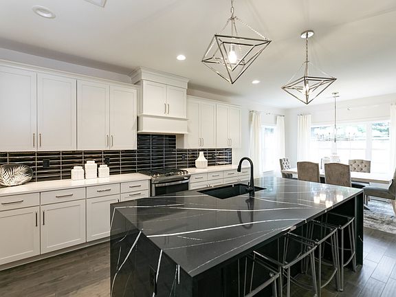 Grays Hollow Kitchen and Breakfast Room