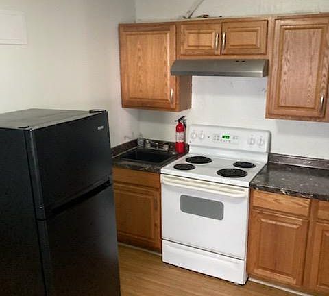 2nd image of 817 W Washington St #2