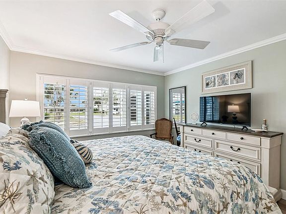4th image of 8 Glencoe Pl APT 107