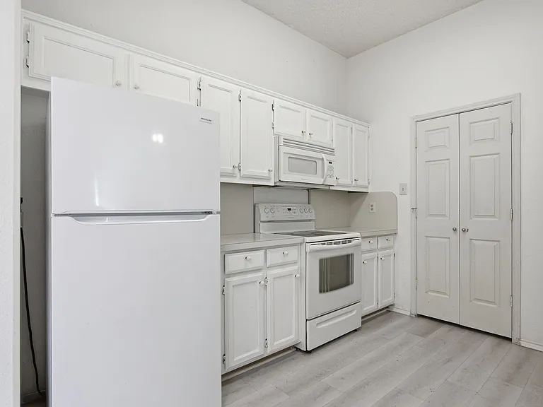 2103 Overview Ln — Photo 12