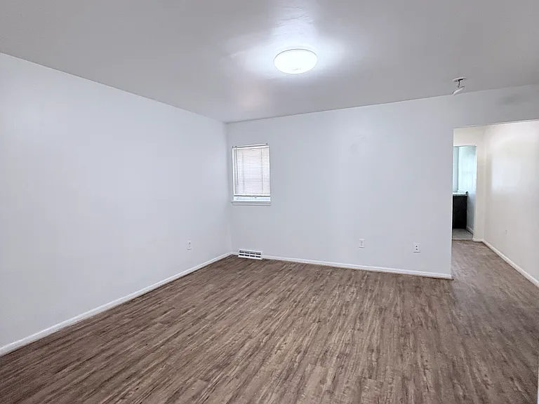 1820 W Fayette St #2 — Photo 5