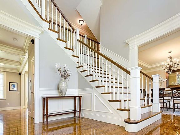 2nd image of 5 Kenley Ln