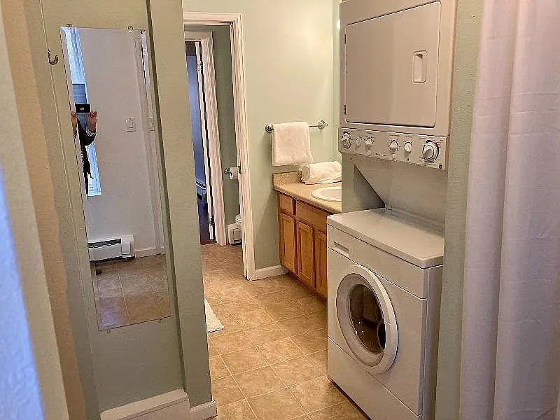 2 bed, 1100 sqft, $1,850 — Photo 2