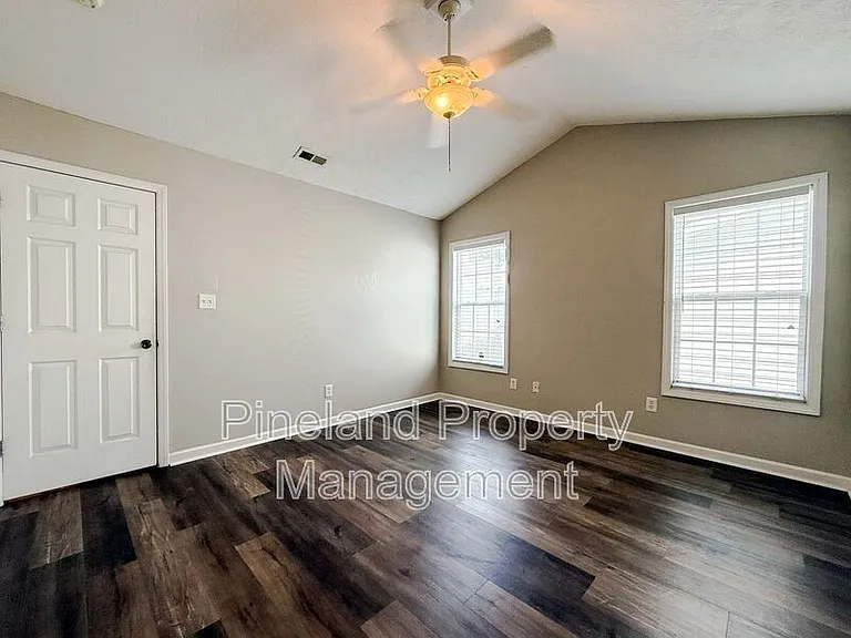 225 Shakerstone Dr — Photo 19