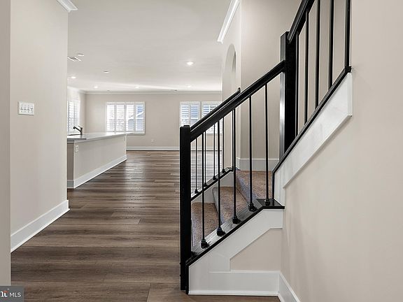 5th image of 32442 Norman Ln