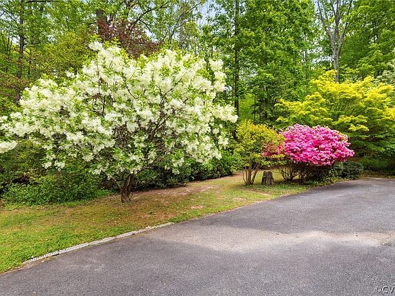 4th image of 2027 Oak Leaf Dr