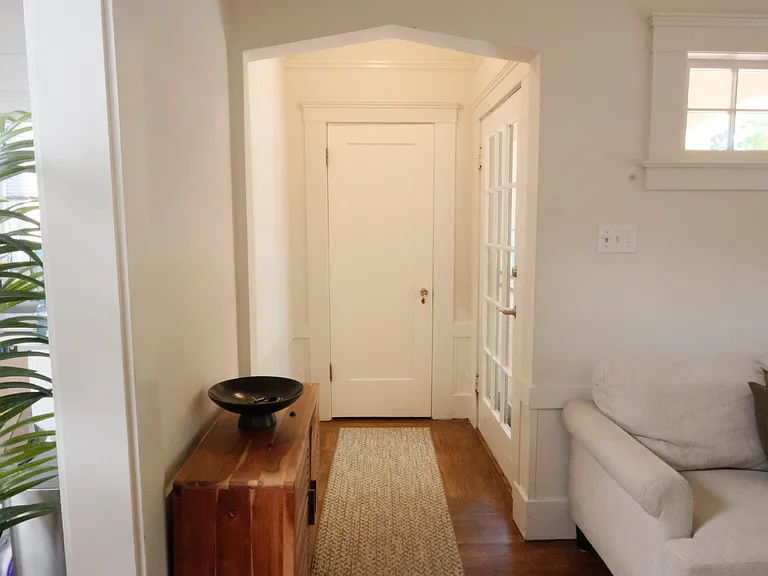 106 Treanor St — Photo 5