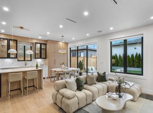 165 E 45th Ave #2, Vancouver, BC V5W 1W8
