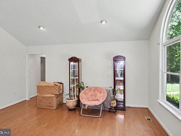 5th image of 7090 Penny Ln