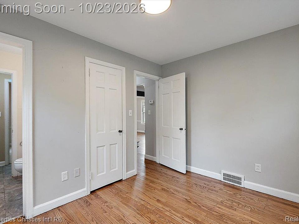 1356 W Troy St, photo 15