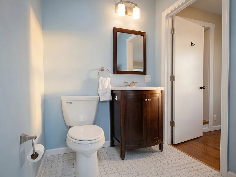 234 E Hamilton Ave — Photo 15