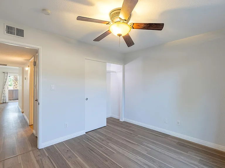 3102 E Clarendon Ave #101 — Photo 17