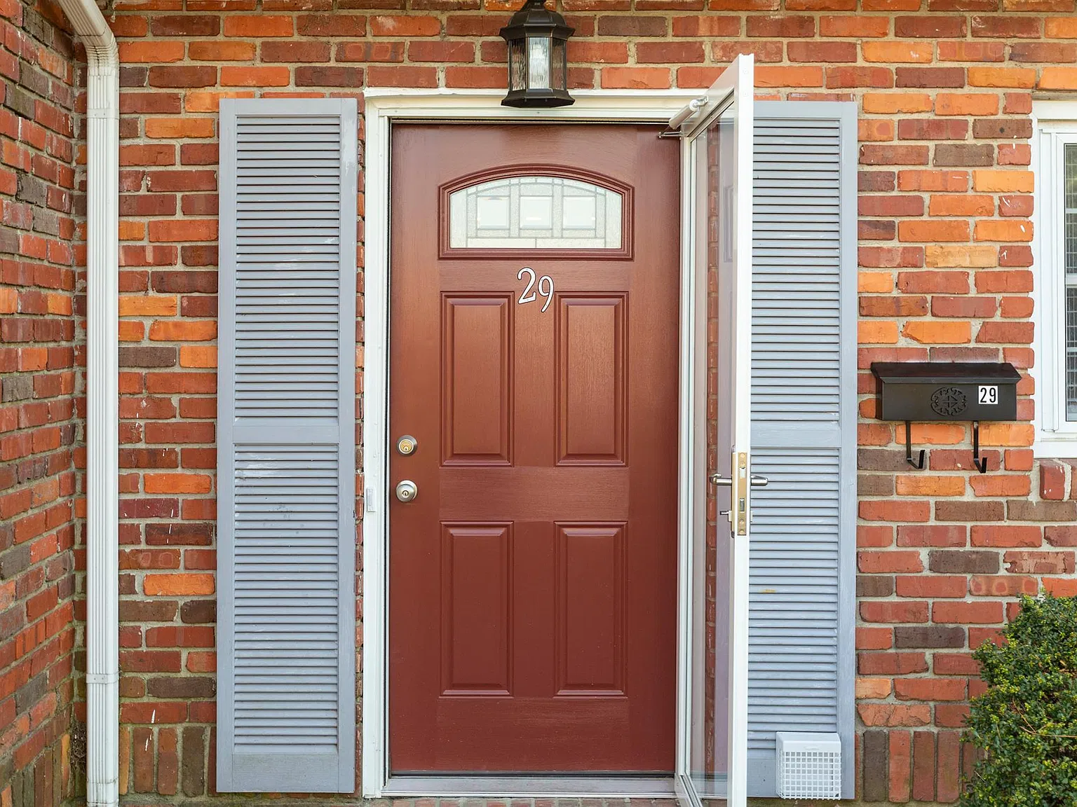3000 Golden Rd — Photo 2