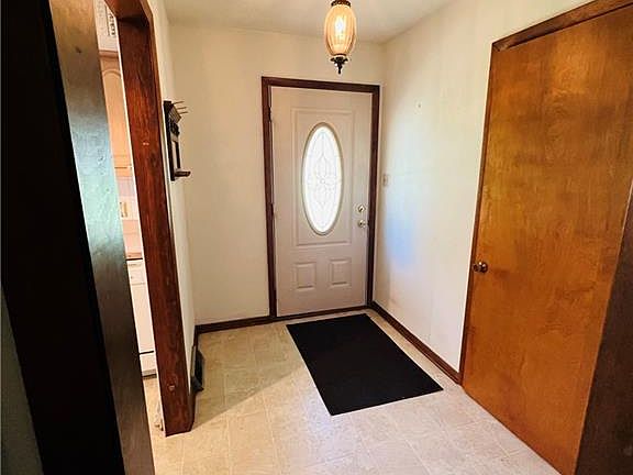 5th image of 3912 Messanie St