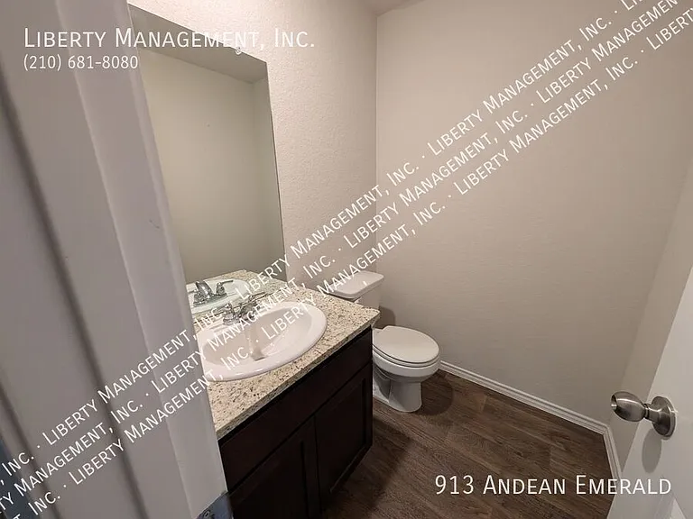 913 Andean Emerald — Photo 12